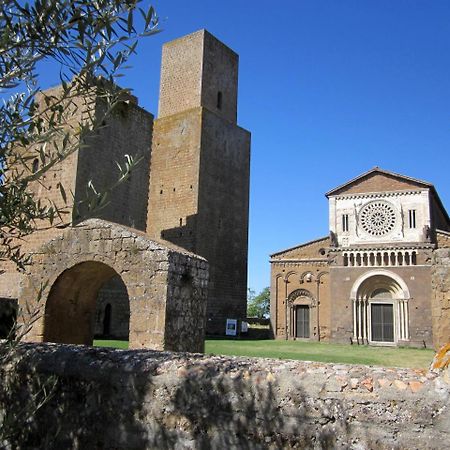 Locanda Di Mirandolina Tuscania Exterior photo
